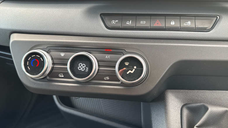 Renault Master Mwb Diesel Fwd MM35 Blue dCi 130 Advance Medium Roof Van